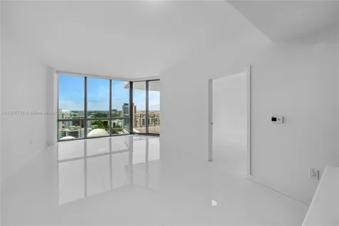 851 NE 1st Avenue Miami FL 33132