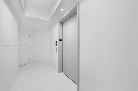 851 NE 1st Avenue Miami FL 33132