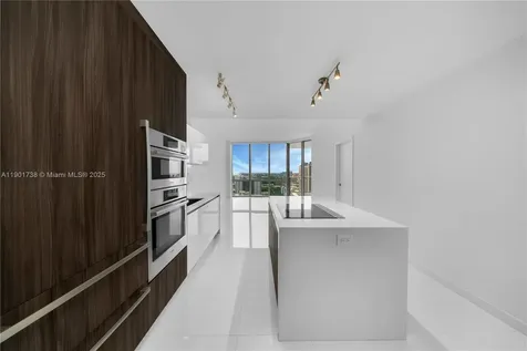 851 NE 1st Avenue Miami FL 33132