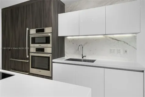 851 NE 1st Avenue Miami FL 33132