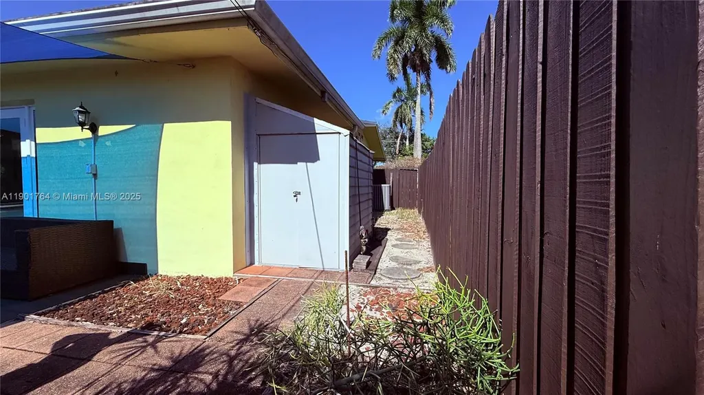 800 NW 29th Street Fort Lauderdale FL 33311