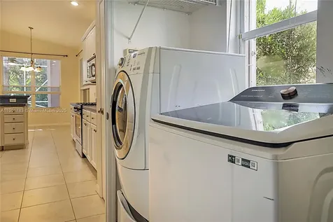 568 SW Saint Martins Cove Port St. Lucie FL 34986