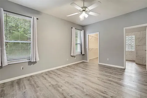 568 SW Saint Martins Cove Port St. Lucie FL 34986