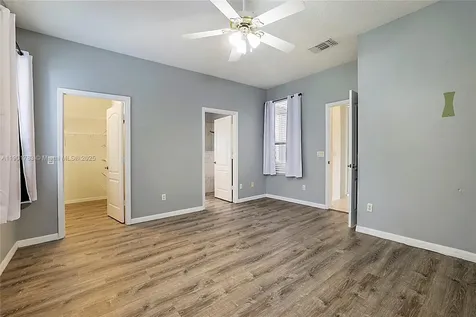 568 SW Saint Martins Cove Port St. Lucie FL 34986