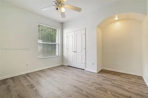 568 SW Saint Martins Cove Port St. Lucie FL 34986