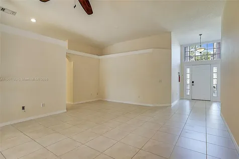 568 SW Saint Martins Cove Port St. Lucie FL 34986
