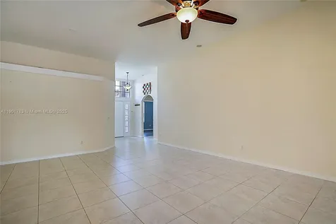 568 SW Saint Martins Cove Port St. Lucie FL 34986