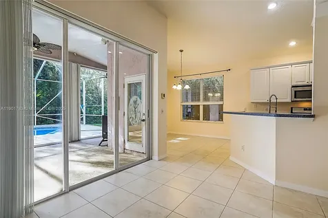 568 SW Saint Martins Cove Port St. Lucie FL 34986