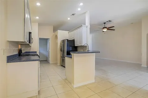 568 SW Saint Martins Cove Port St. Lucie FL 34986