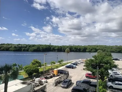 500 Bayview Drive Sunny Isles Beach FL 33160
