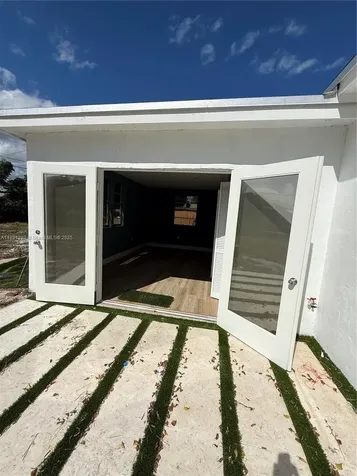 2409 SE 2nd Avenue SE Vero Beach FL 32962