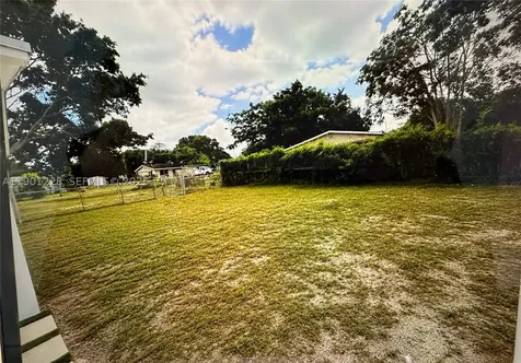2409 SE 2nd Avenue SE Vero Beach FL 32962