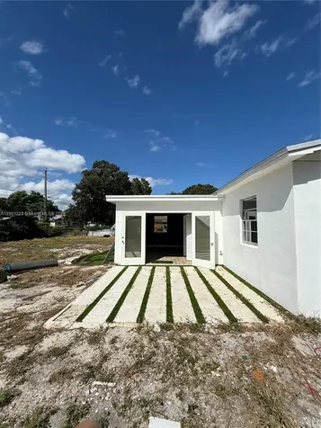 2409 SE 2nd Avenue SE Vero Beach FL 32962