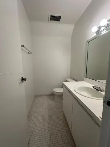 18101 NW 68th Avenue Hialeah FL 33015