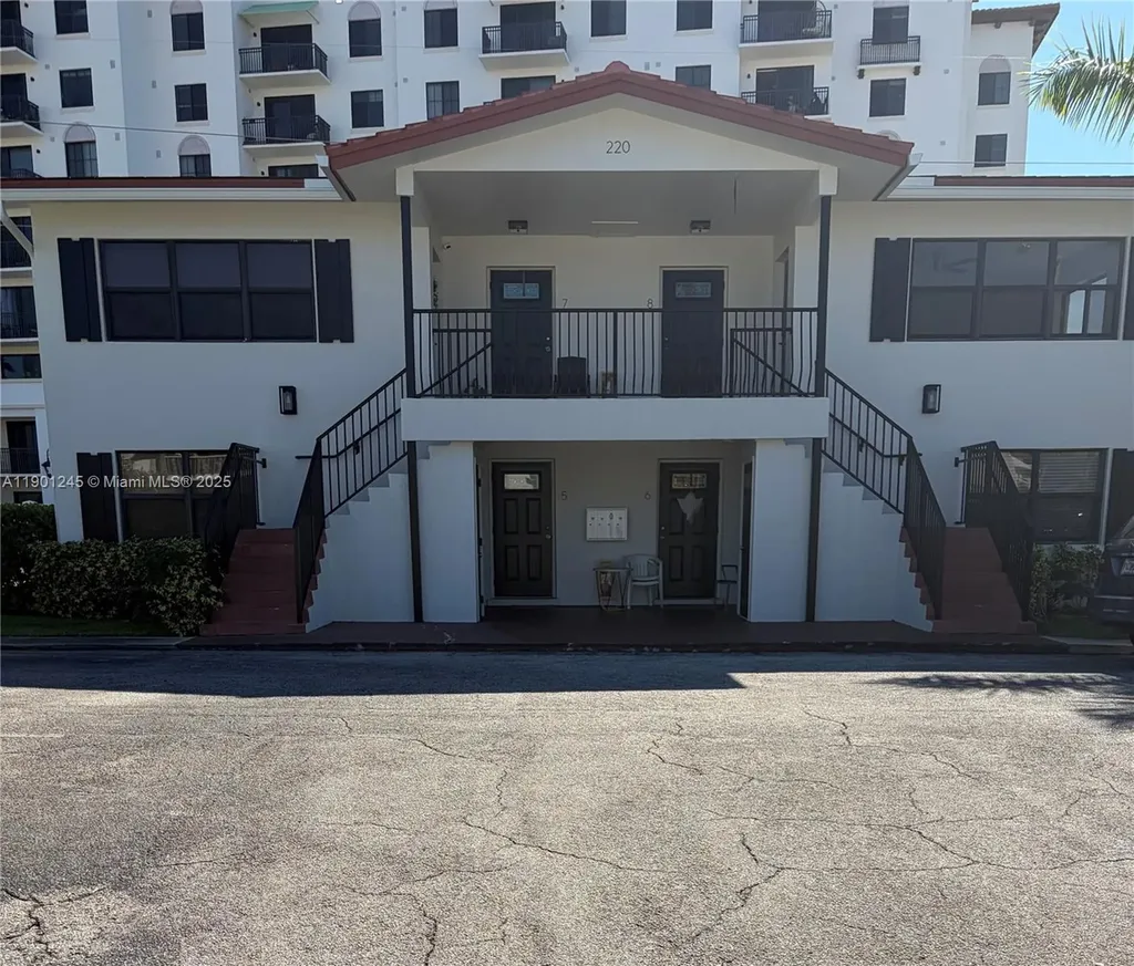 220 SW 7th Street Boca Raton FL 33432