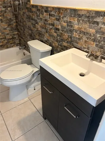 220 SW 7th Street Boca Raton FL 33432