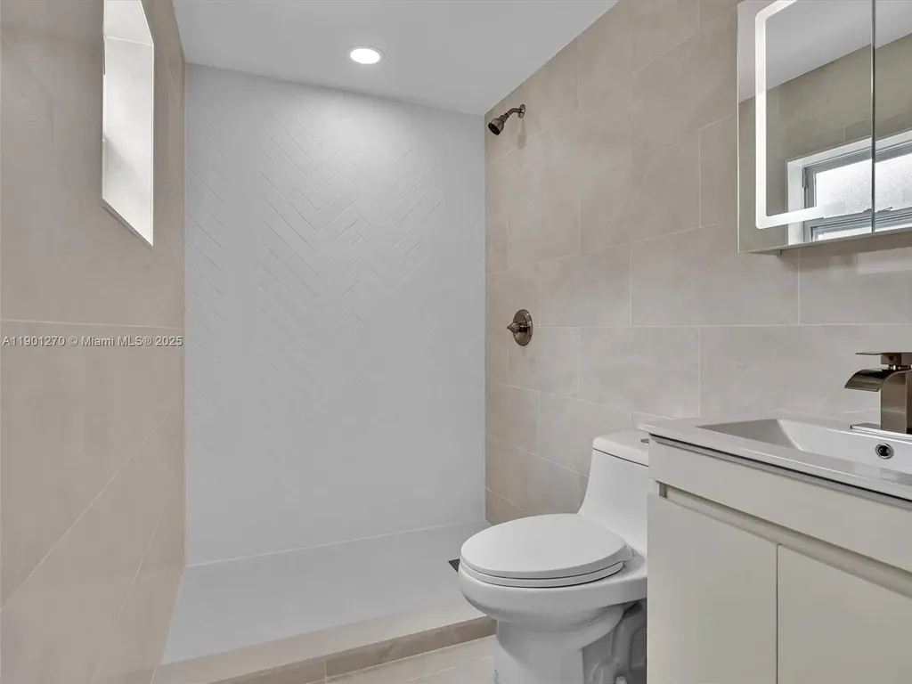 107 Central Avenue Delray Beach FL 33483