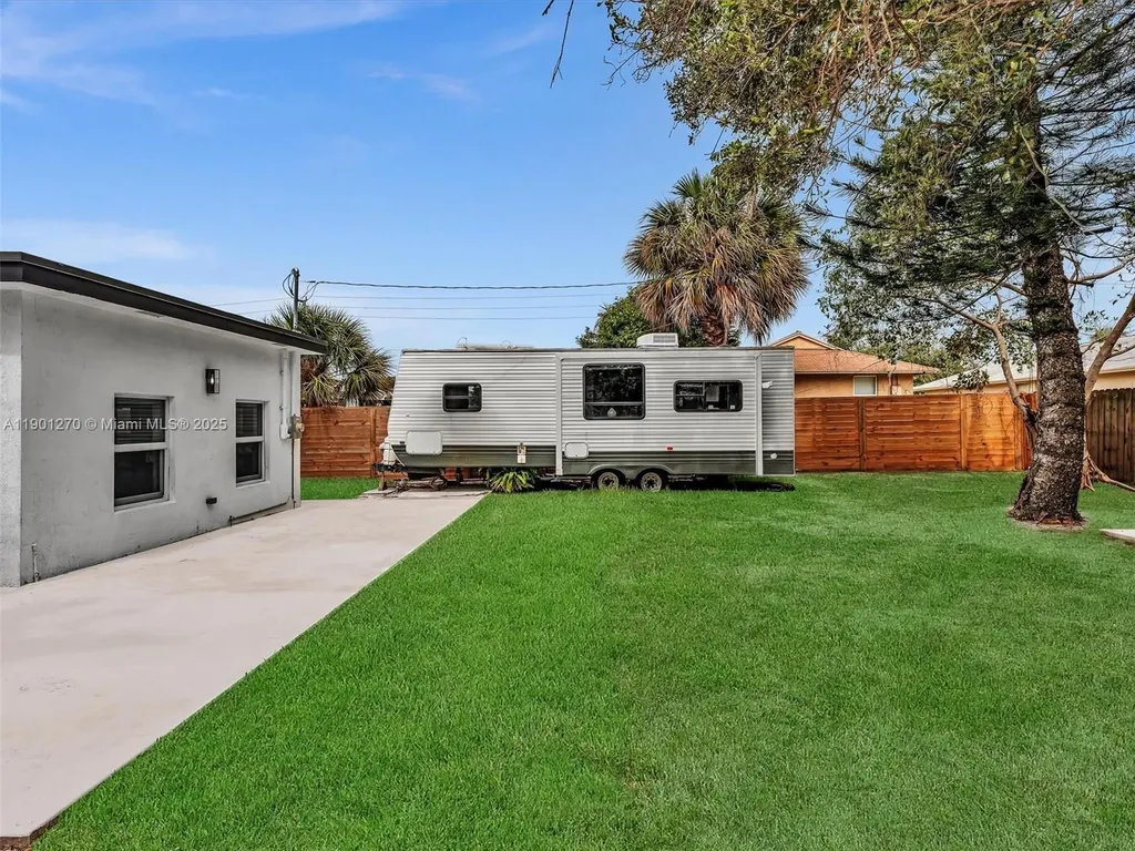 107 Central Avenue Delray Beach FL 33483