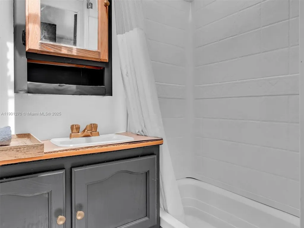 107 Central Avenue Delray Beach FL 33483