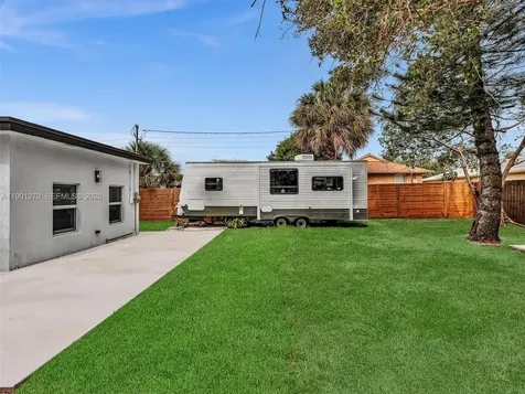 107 Central Avenue Delray Beach FL 33483