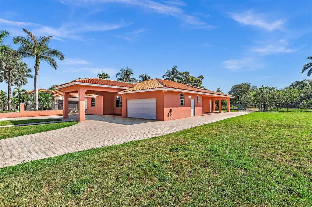 279 NW 119th Avenue Miami FL 33182