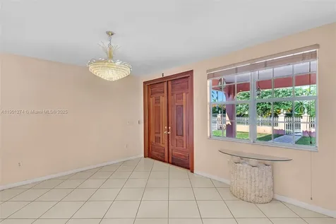 279 NW 119th Avenue Miami FL 33182