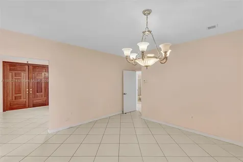 279 NW 119th Avenue Miami FL 33182