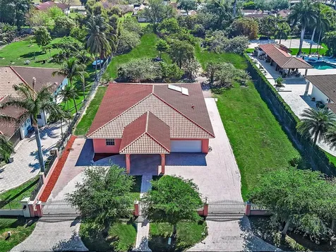 279 NW 119th Avenue Miami FL 33182