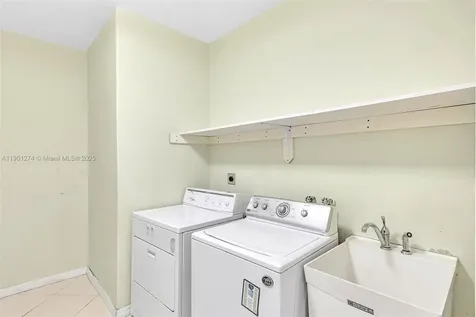279 NW 119th Avenue Miami FL 33182