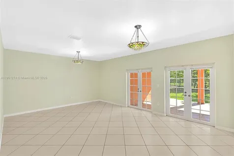 279 NW 119th Avenue Miami FL 33182
