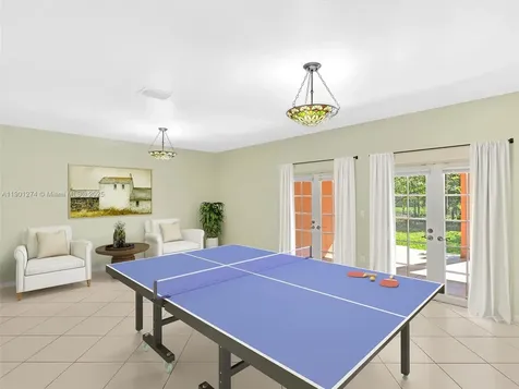 279 NW 119th Avenue Miami FL 33182