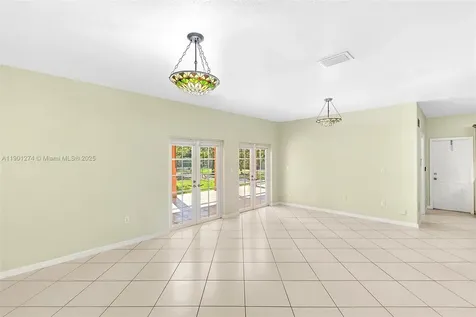 279 NW 119th Avenue Miami FL 33182