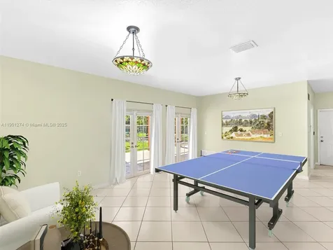 279 NW 119th Avenue Miami FL 33182