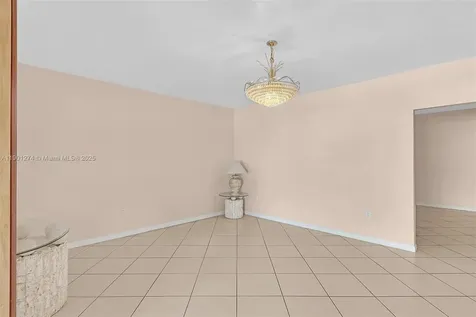 279 NW 119th Avenue Miami FL 33182