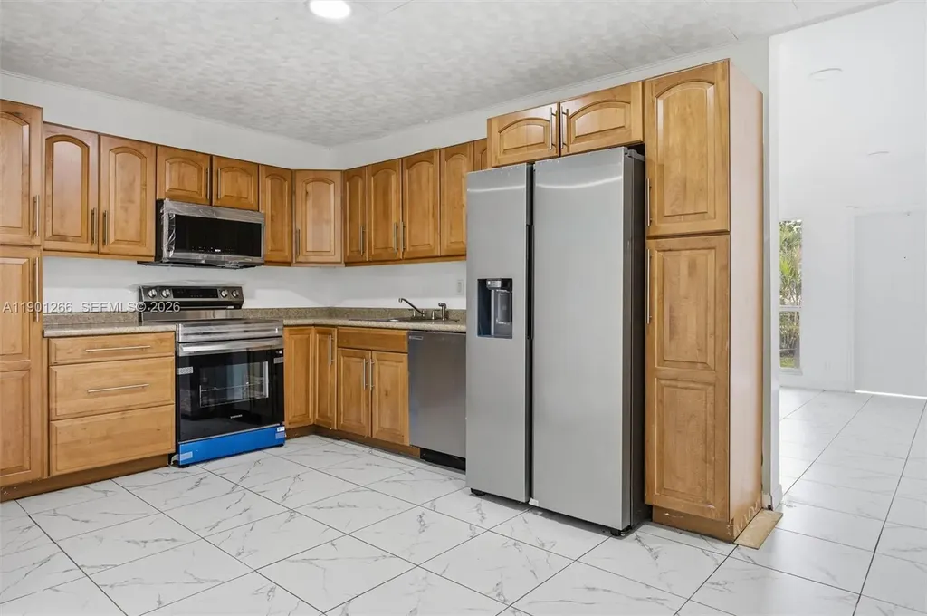 2280 SW 43rd Avenue Fort Lauderdale FL 33317
