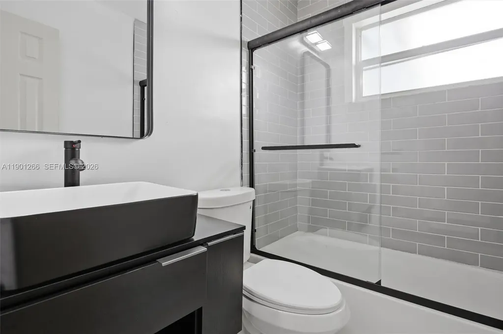 2280 SW 43rd Avenue Fort Lauderdale FL 33317