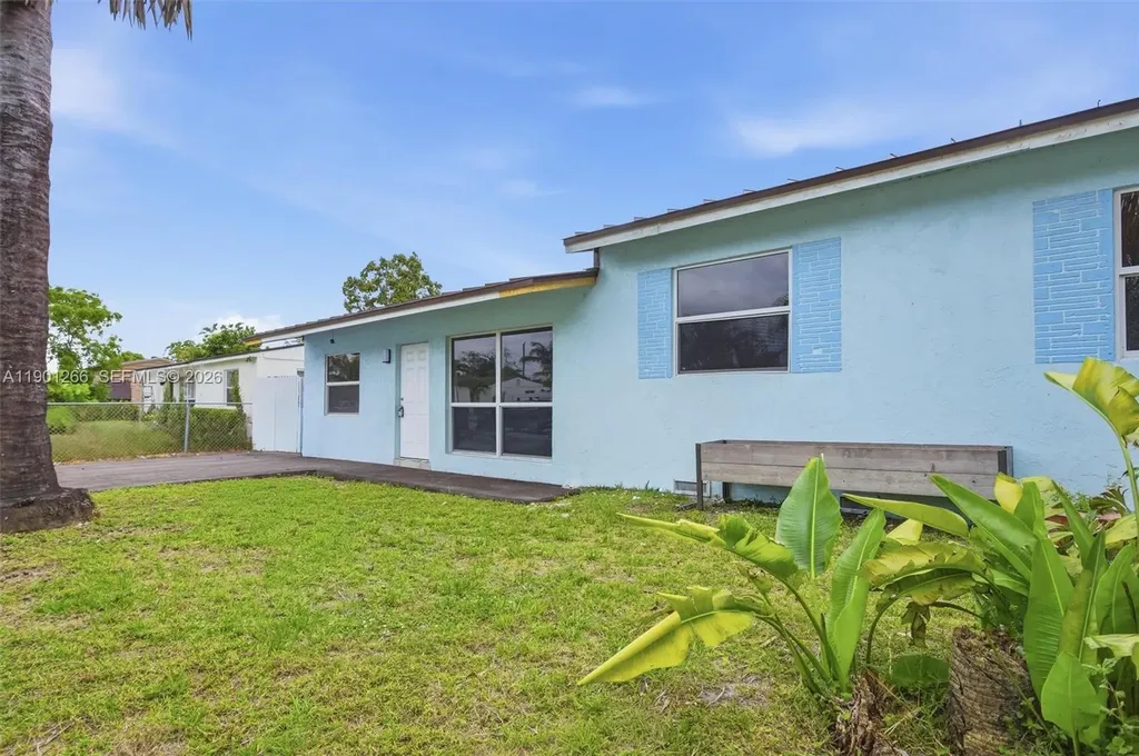 2280 SW 43rd Avenue Fort Lauderdale FL 33317