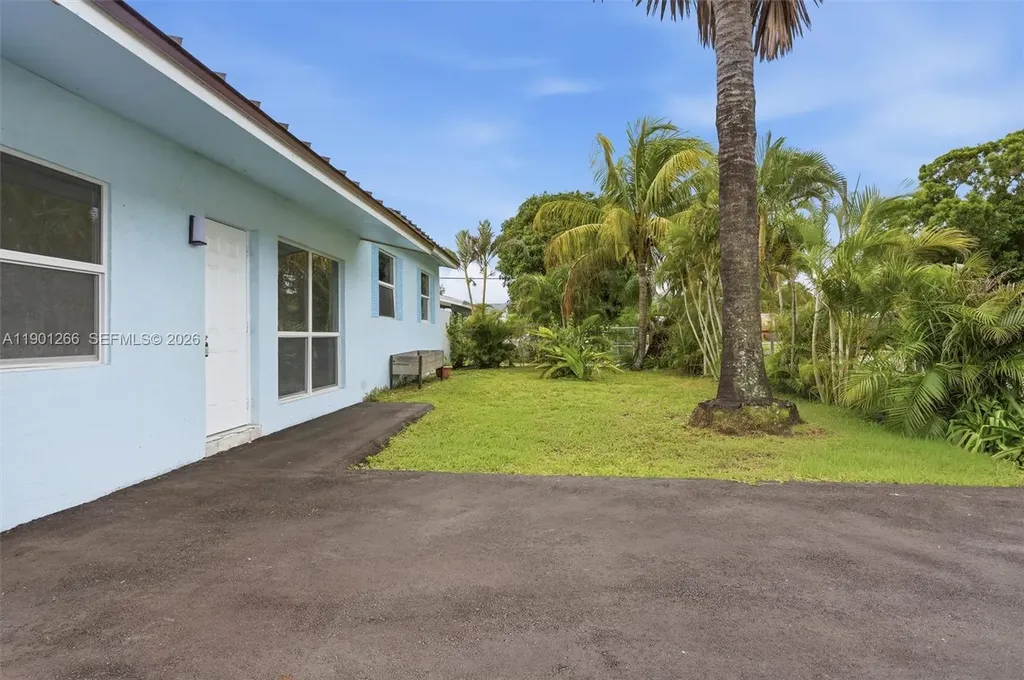 2280 SW 43rd Avenue Fort Lauderdale FL 33317