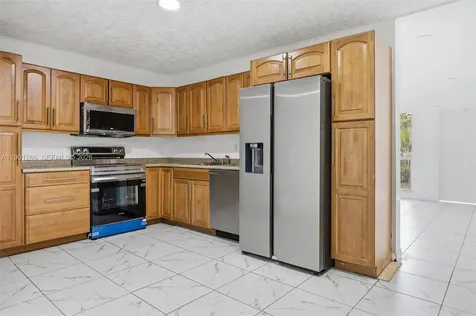 2280 SW 43rd Avenue Fort Lauderdale FL 33317