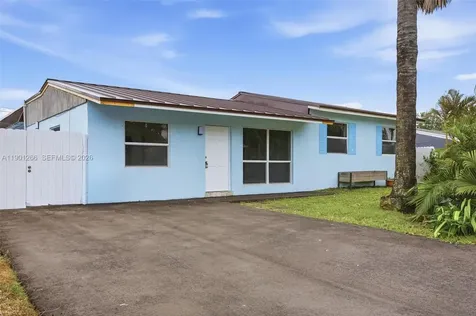 2280 SW 43rd Avenue Fort Lauderdale FL 33317