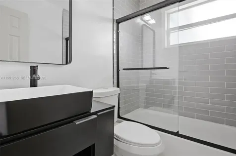 2280 SW 43rd Avenue Fort Lauderdale FL 33317