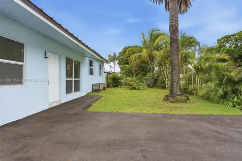 2280 SW 43rd Avenue Fort Lauderdale FL 33317