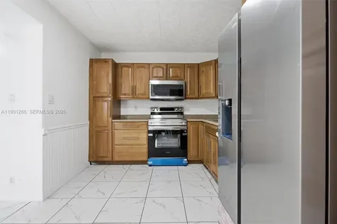2280 SW 43rd Avenue Fort Lauderdale FL 33317