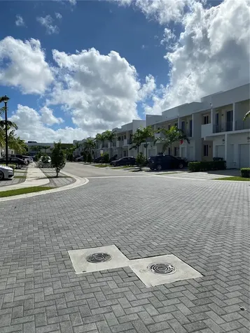 7227 NW 103rd Path Doral FL 33178