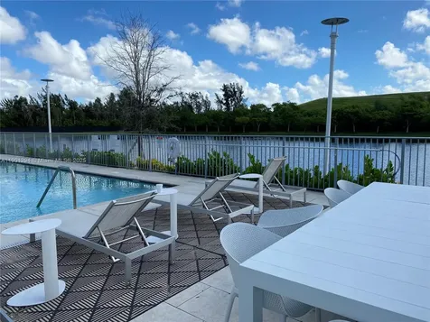 7227 NW 103rd Path Doral FL 33178