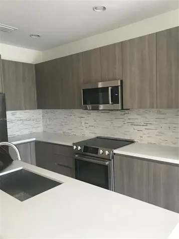 7227 NW 103rd Path Doral FL 33178