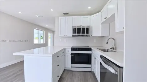 1575 W 6th Avenue Hialeah FL 33010
