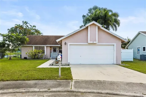 1827 N Banyan Creek Circle N Boynton Beach FL 33436