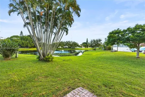 1827 N Banyan Creek Circle N Boynton Beach FL 33436