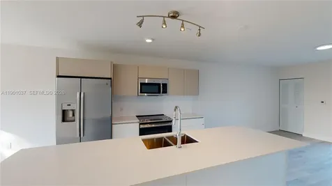 2555 NE 193rd Street Miami FL 33180
